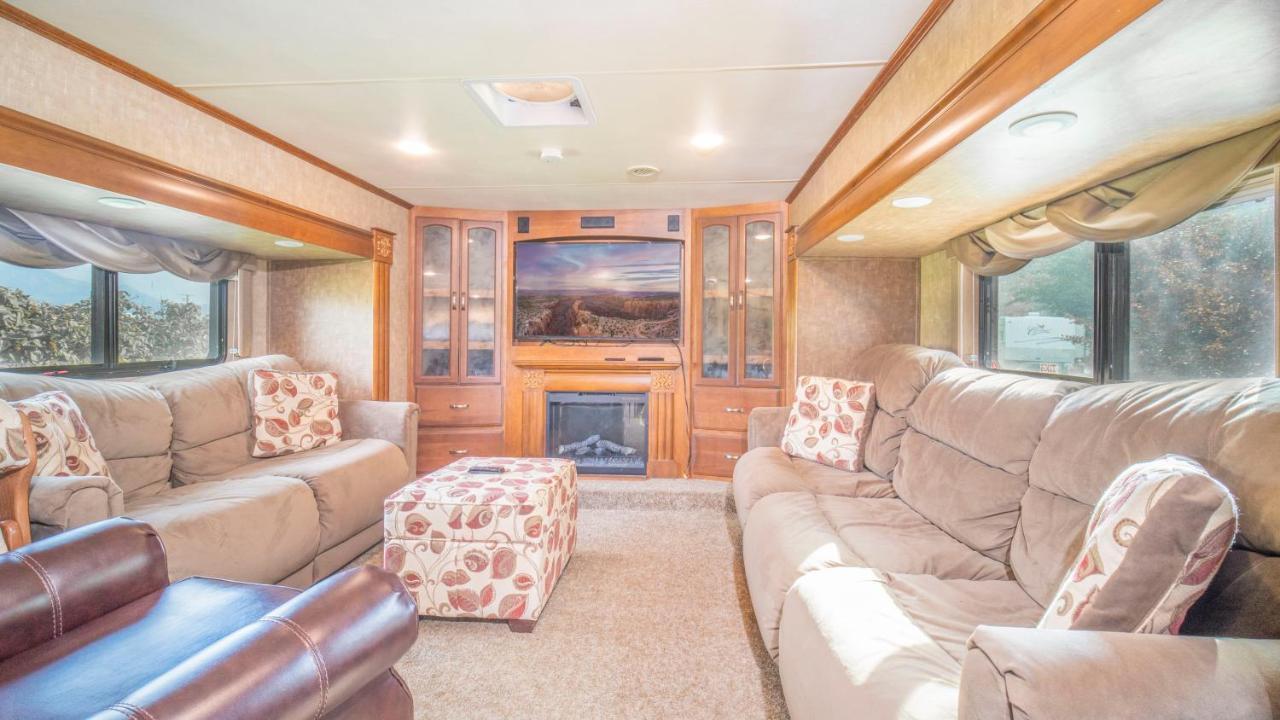 Outdoor Glamping Large 5Th Wheel Setup Ok4A Lejlighed Moab Eksteriør billede